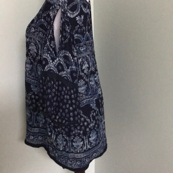 Bila cold-shoulder blue Boho top with bell sleeves - Picture 3 of 10